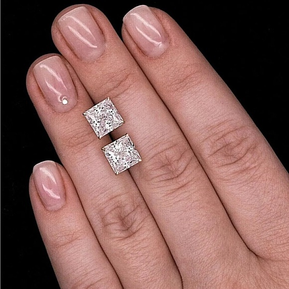 4.00 Ct Princess Cut VVS1/D Lab Created Solitare Stud Earrings 7mm Push Back - Picture 4 of 8